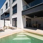 Lili Rose - Exclusive Family With Sea View, Just Steps From Mandre