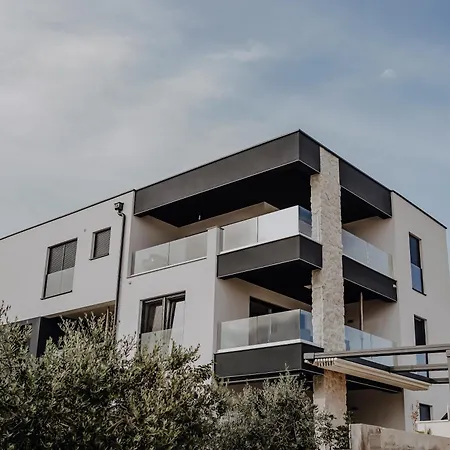 Lili Rose Mandre - Exclusive Family Apartments With Sea View, Just Steps From Beach