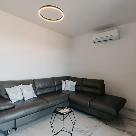 Lili Rose - Exclusive Family With Sea View, Just Steps From 만드레