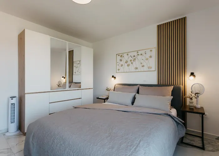 Lili Rose - Exclusive Family With Sea View, Just Steps From Apartment Mandre