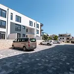 Lili Rose - Exclusive Family With Sea View, Just Steps From
