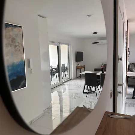 Apartmán Lili Rose Mandre - Exclusive Family Apartments With Sea View, Just Steps From Beach Mandre