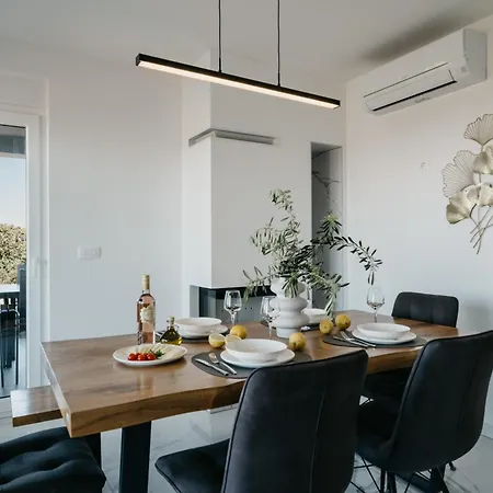 Apartment Lili Rose - Exclusive Family With Sea View, Just Steps From Mandre