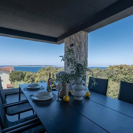 Lili Rose - Sea View & 70m, Family