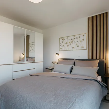 Lili Rose - Exclusive Family With Sea View, Just Steps From Apartment Mandre