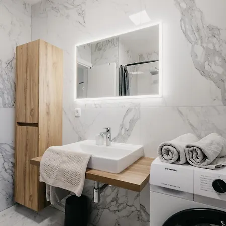Apartamento Lili Rose - Exclusive Family With Sea View, Just Steps From Mandre