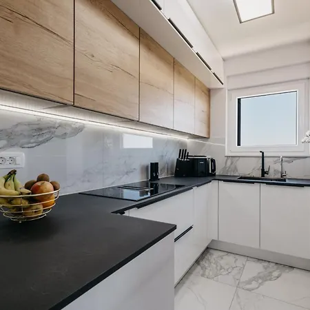 Lili Rose Mandre - Pool & Sea View, Family Apartments, 70M To Beach Apartment