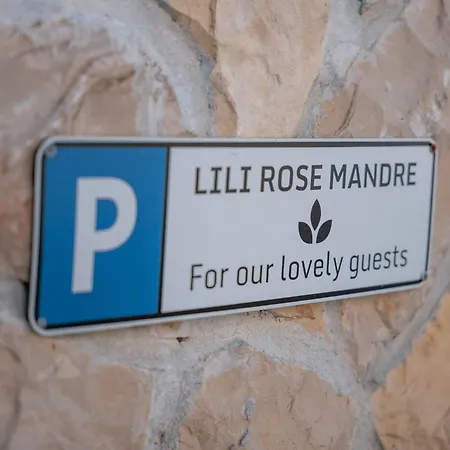 Lili Rose - Exclusive Family With Sea View, Just Steps From Apartmán *