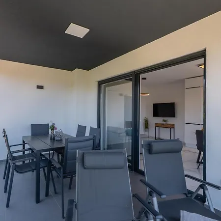 Lili Rose - Exclusive Family With Sea View, Just Steps From Mandre