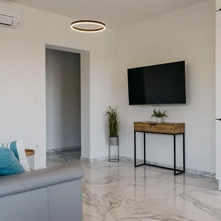 Apartment Lili Rose - Exclusive Family With Sea View, Just Steps From Mandre