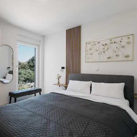Lili Rose - Exclusive Family With Sea View, Just Steps From *