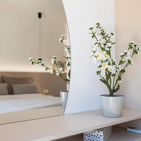 Lili Rose Mandre - Pool & Sea View, Family Apartments, 70M To Beach *
