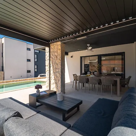 Lili Rose - Sea View & 70m, Family Mandre