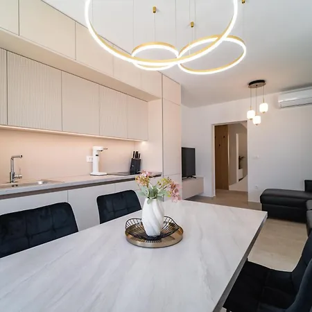 Lili Rose Mandre - Pool & Sea View, Family Apartments, 70M To Beach Apartment