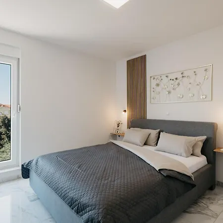 Appartement Lili Rose Mandre - Pool & Sea View, Family Apartments, 70M To Beach