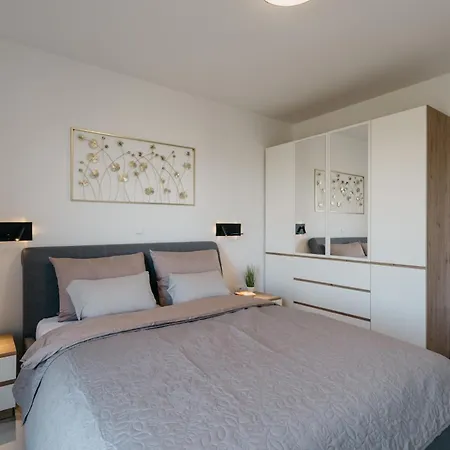 Lejlighed Lili Rose - Sea View & 70m, Family Mandre