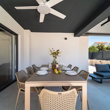 Lili Rose Mandre - Pool & Sea View, Family Apartments, 70M To Beach