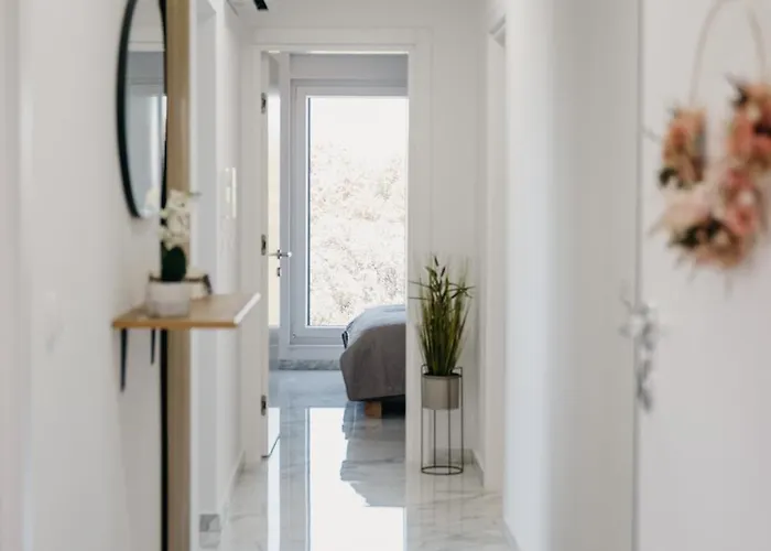 Lili Rose - Exclusive Family With Sea View, Just Steps From Мандре
