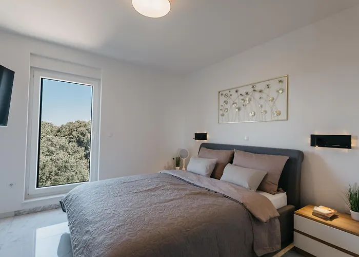 Lili Rose - Exclusive Family With Sea View, Just Steps From *